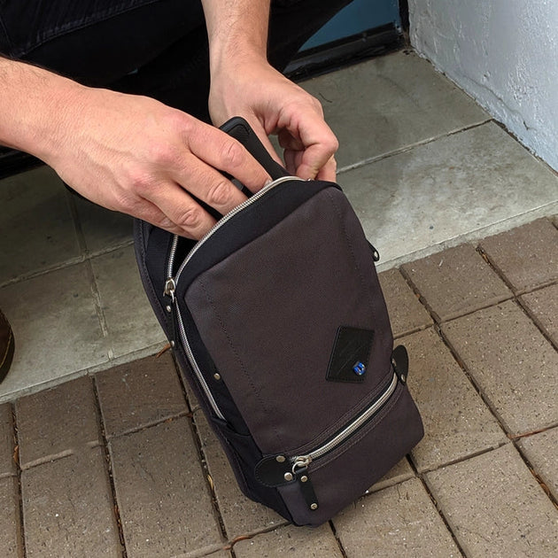 Harvest Label Bag: Sling Pack Pro – ESSE Purse Museum & Store