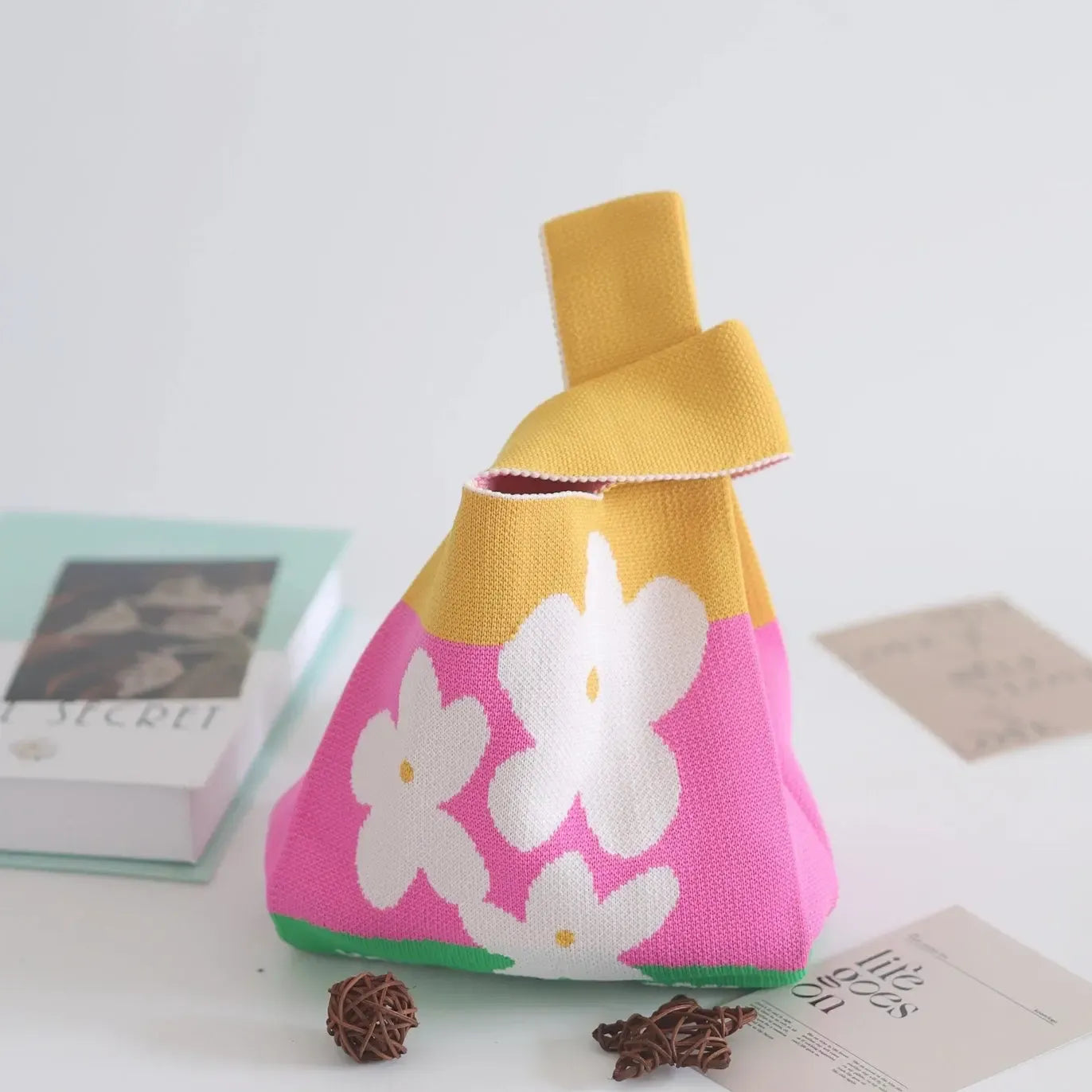 Bewaltz Bag: Dainty Flower Tote