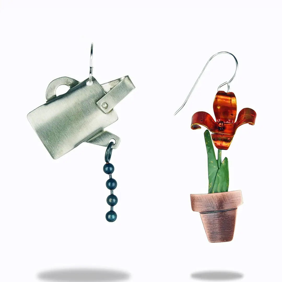 Chickenscratch Earrings: Watering Can & Flower