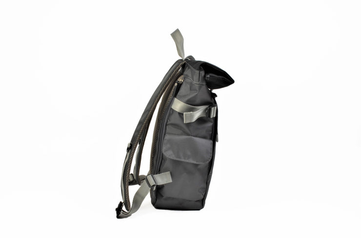 Harvest Label Backpack: 2-Tone Rolltop-ESSE Purse Museum & Store