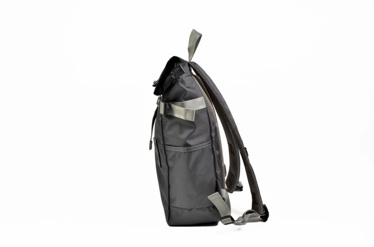 Harvest Label Backpack: 2-Tone Rolltop-ESSE Purse Museum & Store