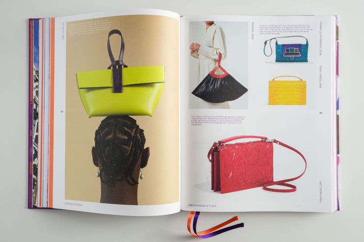 NAI010 Publishers: Hester Van Eeghen A World Of Bags-ESSE Purse Museum & Store