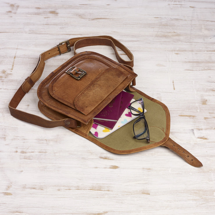 Paper High Bag: Curved Leather Saddle Bag-ESSE Purse Museum & Store