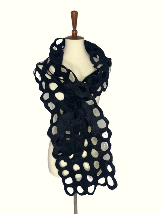 Pomegranate Moon Scarf: Black Ring-ESSE Purse Museum & Store