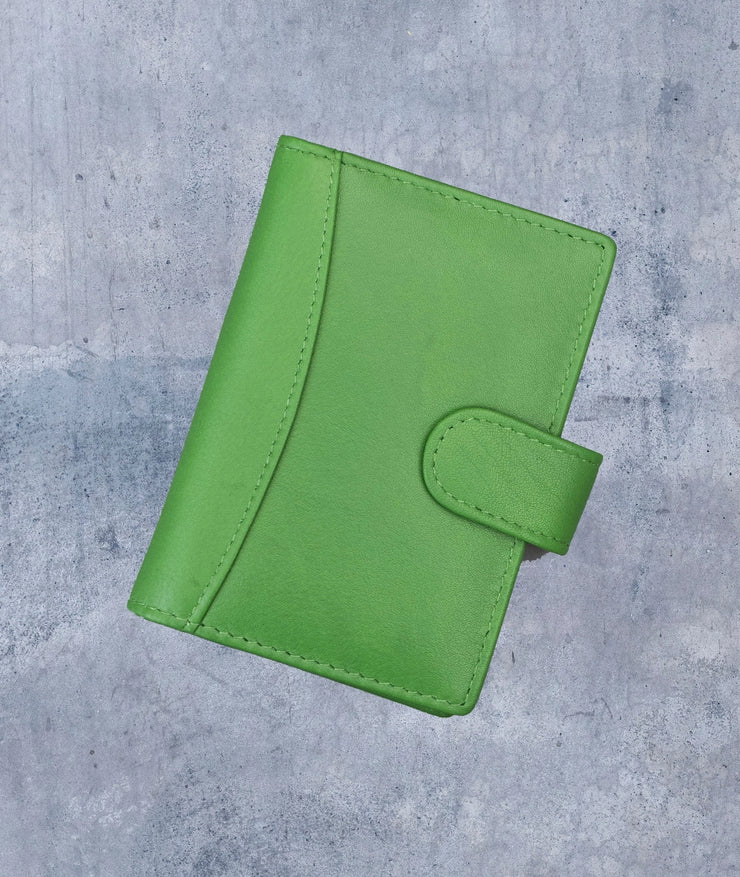 Primehide Wallet: Travel Card Holder-ESSE Purse Museum & Store