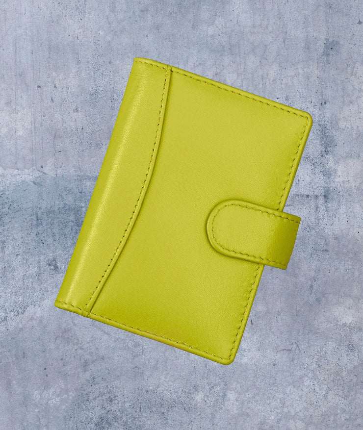 Primehide Wallet: Travel Card Holder-ESSE Purse Museum & Store