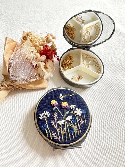 Quince Fables: Jewelry Box Compact-ESSE Purse Museum & Store