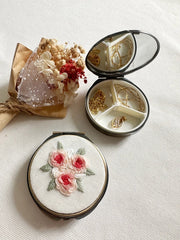 Quince Fables: Jewelry Box Compact-ESSE Purse Museum & Store