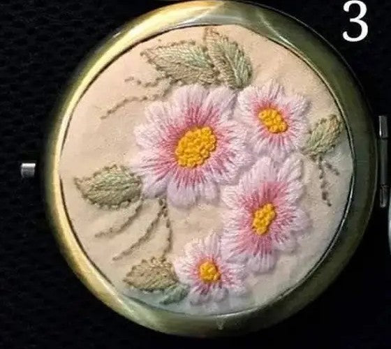 Quince Fables Compact Mirror: Scarlett-ESSE Purse Museum & Store
