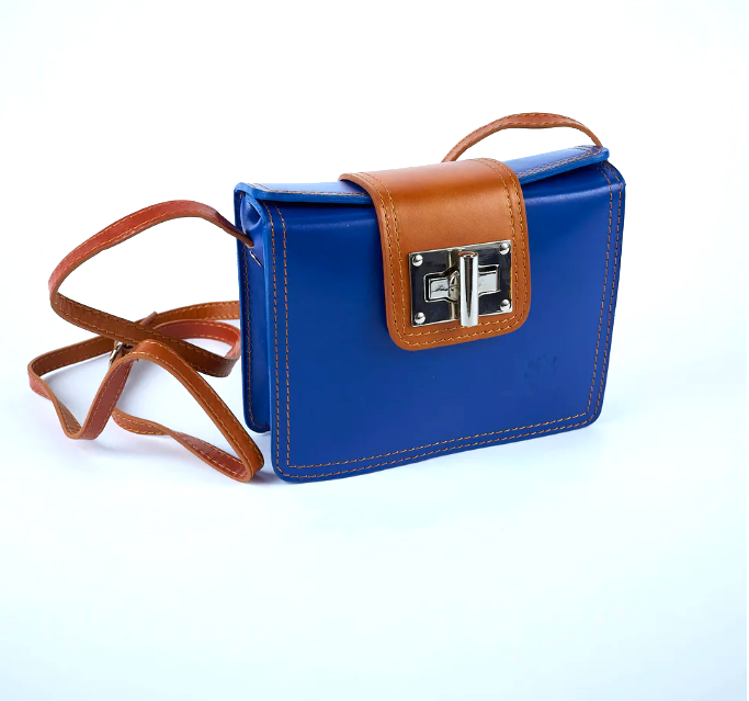 Solo Perche Bags: Siena-ESSE Purse Museum & Store