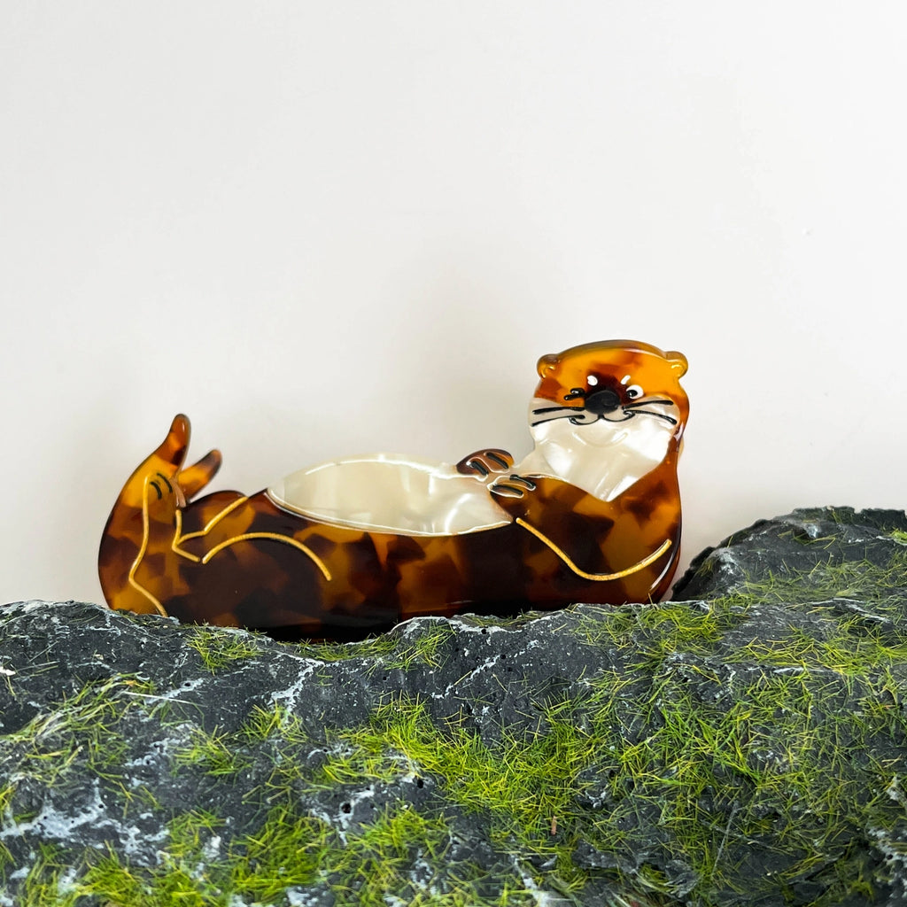 The Diva Soap Hair Claw: Sea Otter-ESSE Purse Museum & Store