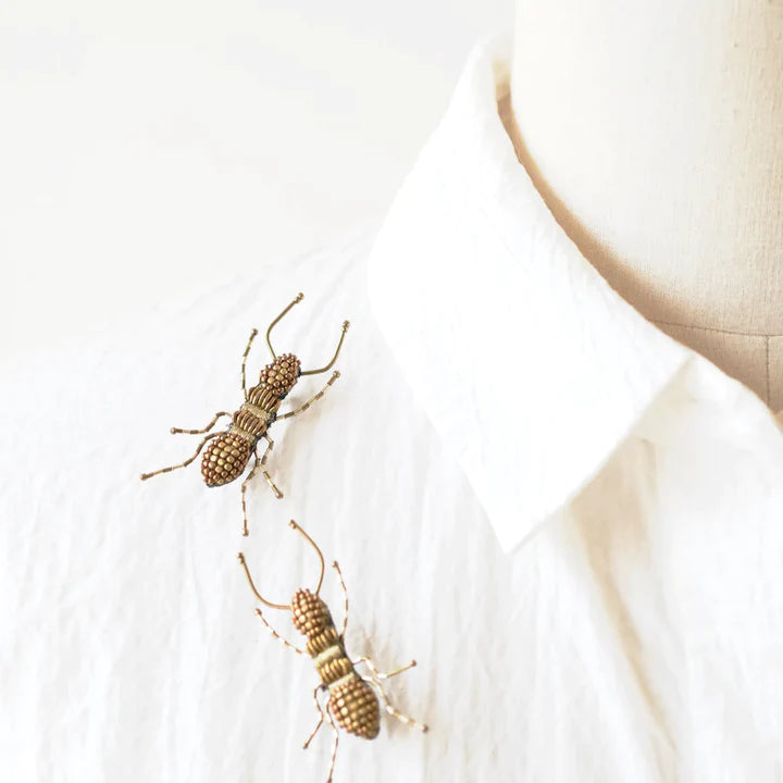 Trovelore Brooch: Gold Ant-ESSE Purse Museum & Store