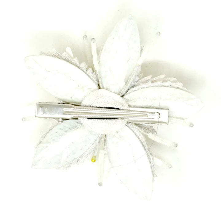 Trovelore Hair Clip: White Pranassia-ESSE Purse Museum & Store