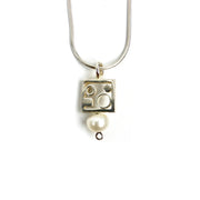 Donna D’Aquino Necklace: Pendant With Pearl-ESSE Purse Museum & Store