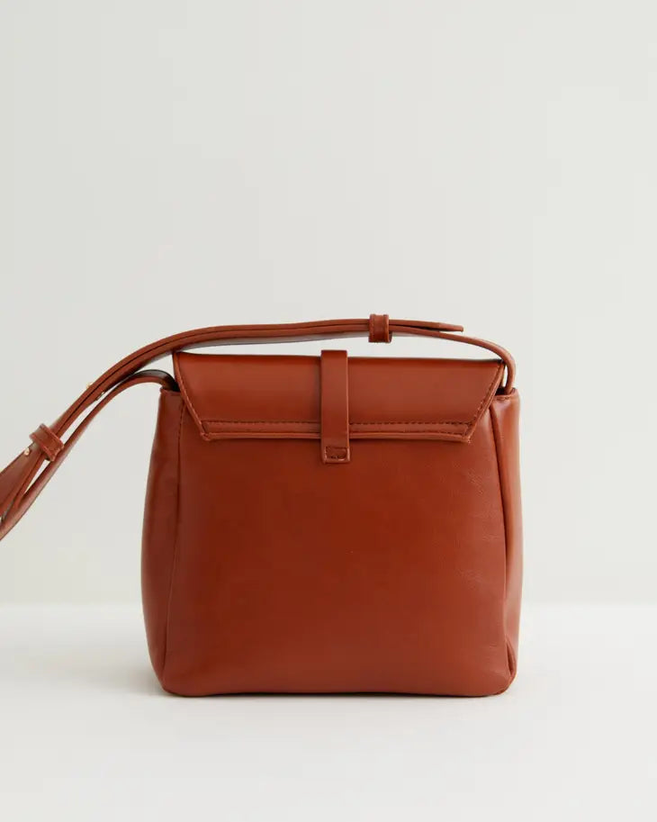 Fable England: Tan Buckle Bag-ESSE Purse Museum & Store
