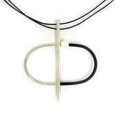 Inteplei Necklace: B & W Oval W/Pearl-ESSE Purse Museum & Store