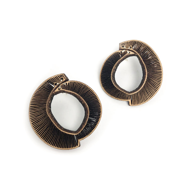 Oropopo Earrings: Cave Loop-ESSE Purse Museum & Store